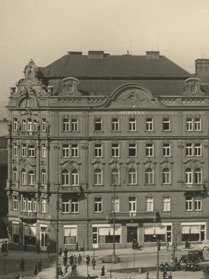 Dům Štikovna s Hlavovkou (výřez z pohlednice)