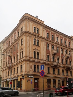 Budova pošry na náměstí I. P. Pavlova (Foto M. Polák, leden 2023)