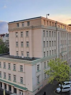 kolej Budeč, Wenzigova ulice