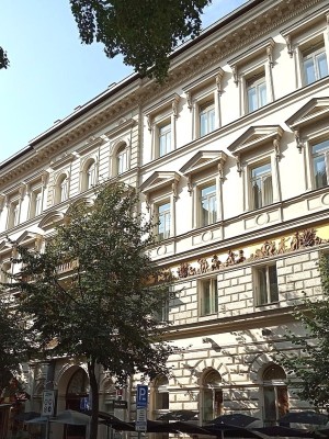 Dům s bývalými lázněmi, Italská 5