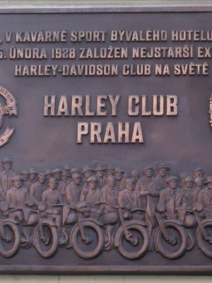 Pamětní deska HCP v září 2025 (Foto M. Polák)