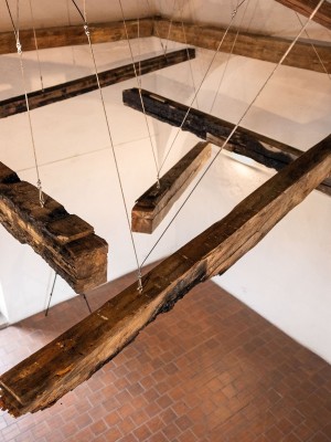 Memento z ohořelých trámů, nálet na Prahu 14.2.1945