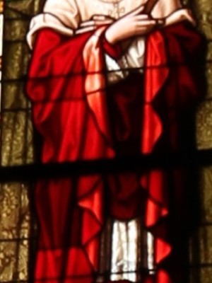 Sv. Karel Boromejský z vitráže na severní zdi (Foto M. Polák)