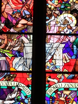Detail vitraje v okně sv. Ludmily (Foto M. Polák, 2017) Detail vitraje v okně sv. Ludmily (Foto M. Polák, 2017)